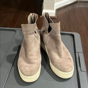 Women's Taupe Ankle Boots